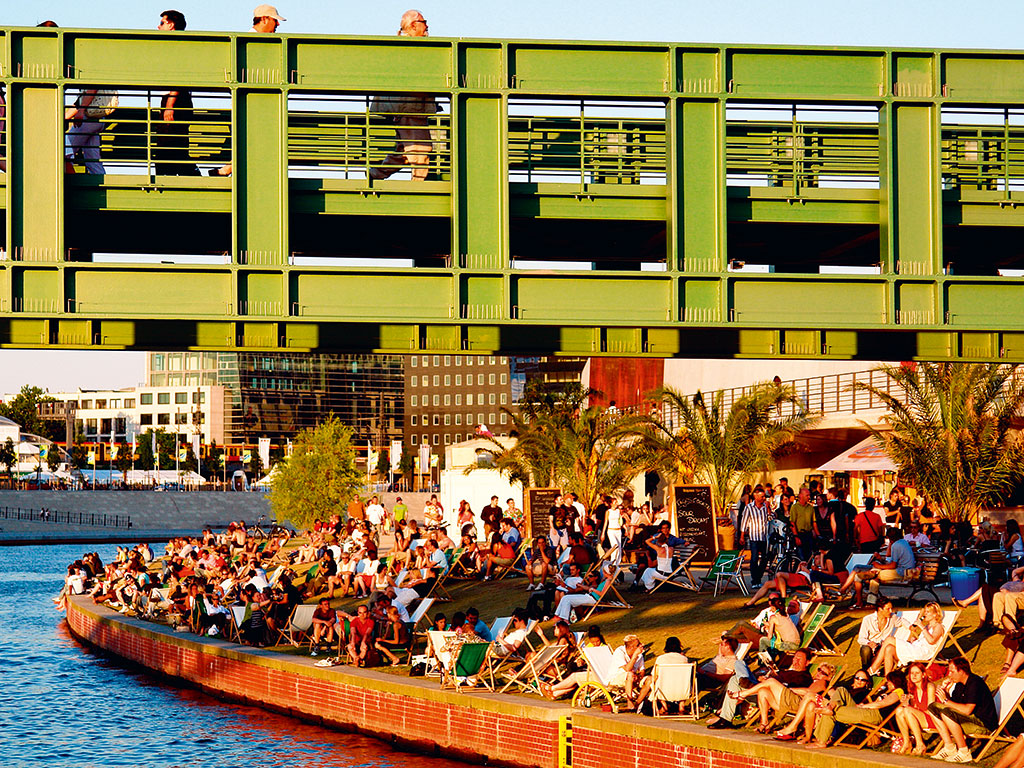 A bar by the Spree