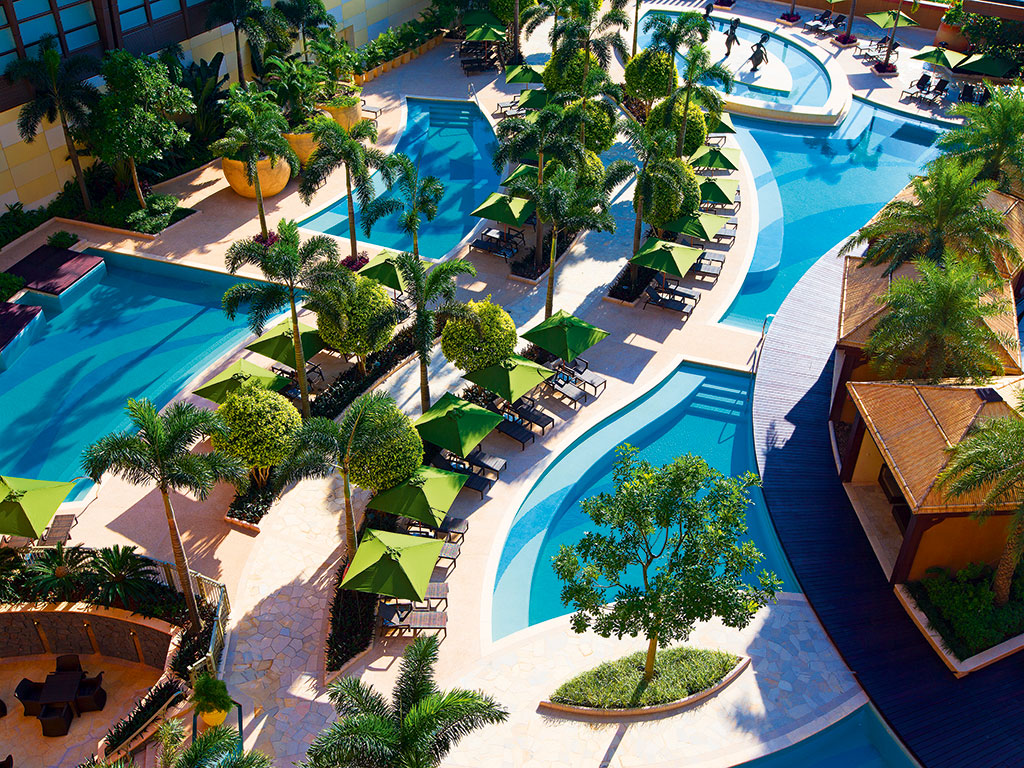 Sheraton Macao Hotel's tropical Sala Pool