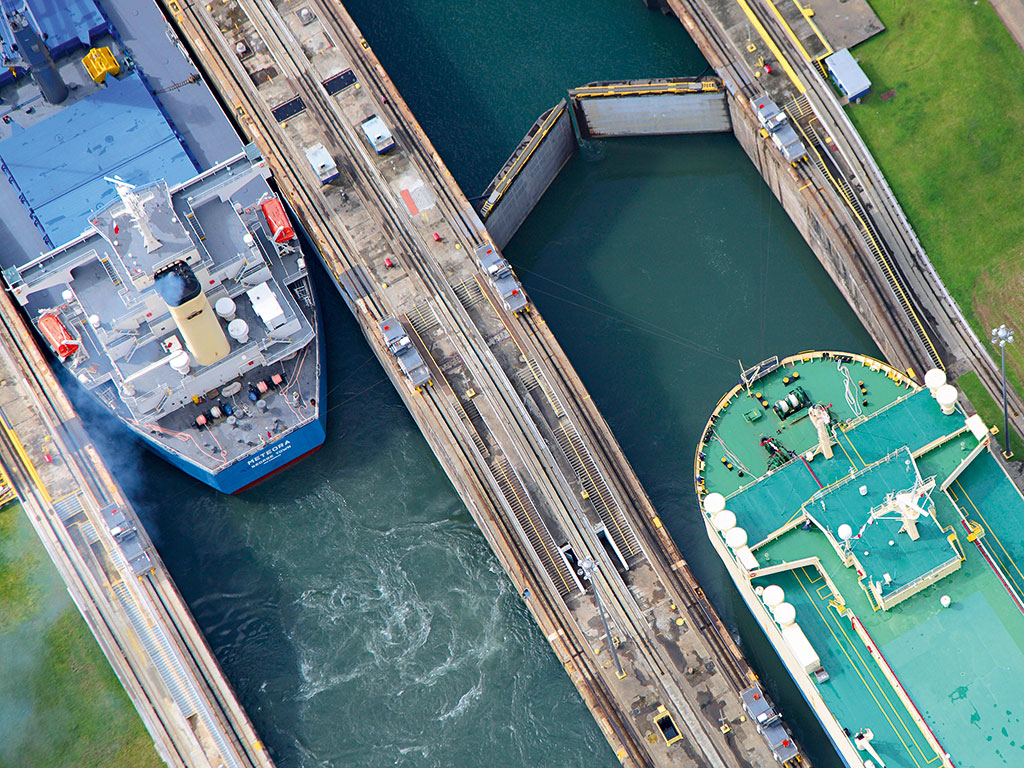 Two-boats-on-the-Panama-Canal