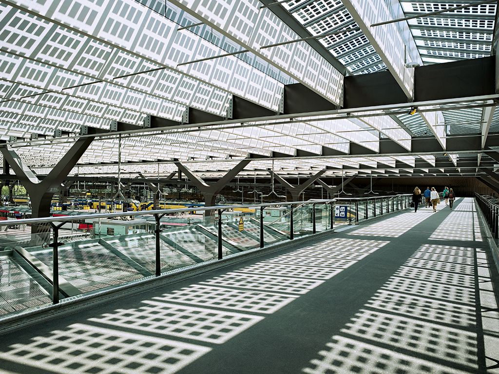 The solar cell roof at Rotterdam Central Station
