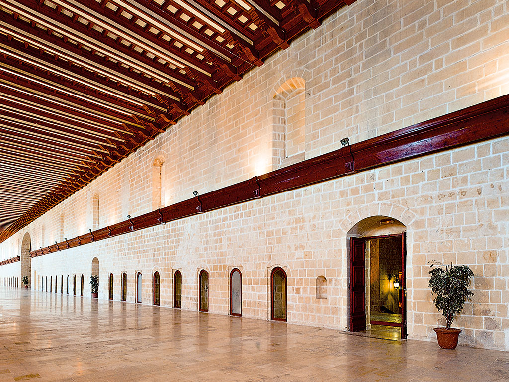 Mediterranean-Conference-Centre-2