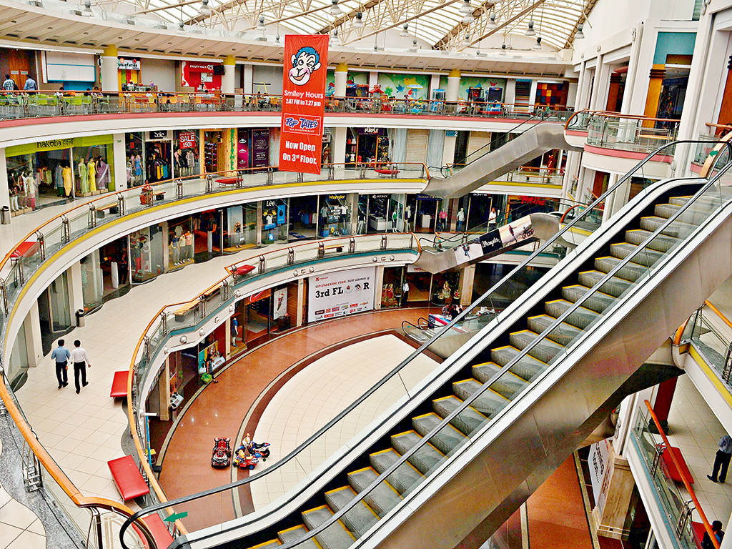 The Centre One shopping mall on the outskirts of Mumbai is gloomy and bereft of customers throughout the year. Evidence suggests that retailers looking to expand their presence in India should go digital