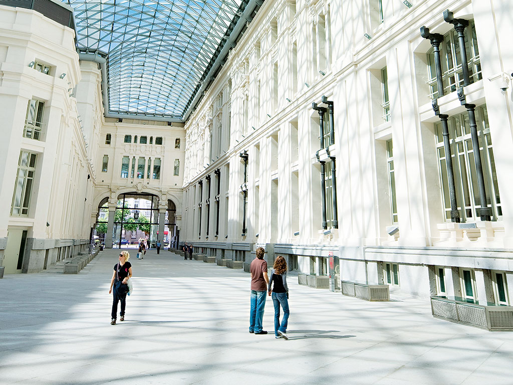 The Glass Gallery at Madrid's Palacio de Cibeles became a temporary cinema this summer