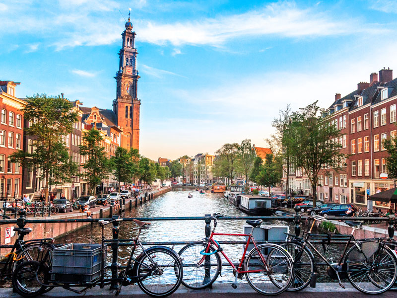 Verbazing Hond Kan niet lezen of schrijven Amsterdam takes a stand against overtourism – Business Destinations – Make  travel your business